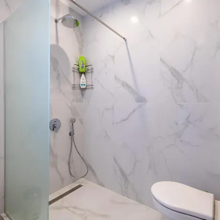 Elegant Deluxe 2 Bedroom شقة *