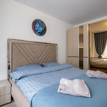 Elegant Deluxe 2 Bedroom *