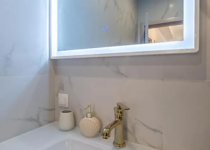 Elegant Deluxe 2 Bedroom