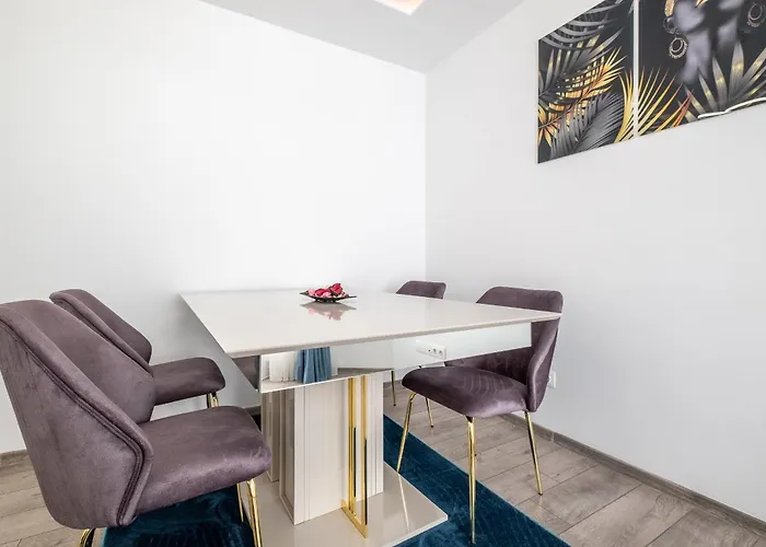 Elegant Deluxe 2 Bedroom * ソフィア